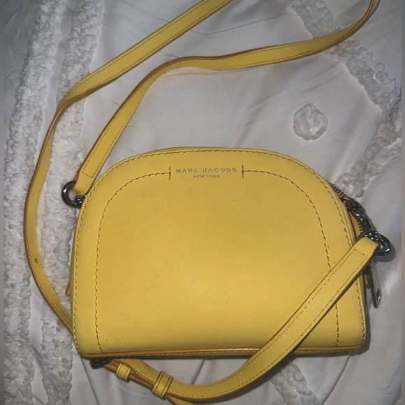 Gently used Marc Jacob’s cross body 💛💛 - Picture 1 of 4